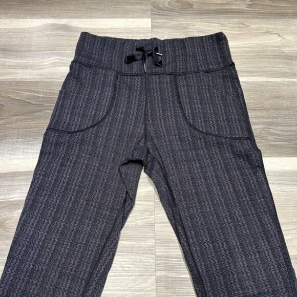 Lululemon Black Leggings with Pinstripe Pattern size 2 - Picture 4 of 10